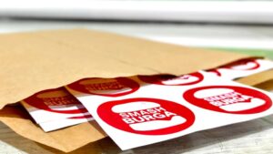 Stickers (Etiquetas) en Vinilo Adhesivo con Semicorte